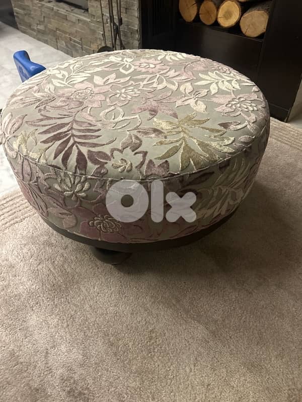 chairs / table 1