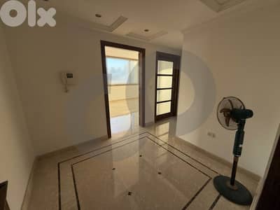 220 sqm apartment in prime location in hamra /حمرا REF#YJ129292