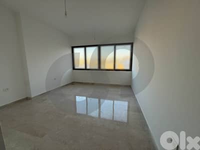 220 sqm apartment in prime location in hamra/حمرا REF#YJ129293