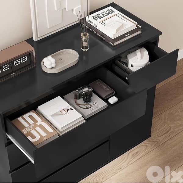 black dresser 0