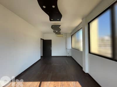 RWK175EN - Prime Location Office For Rent in Jounieh