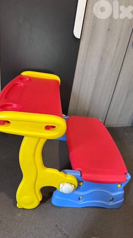 chair and desk 3