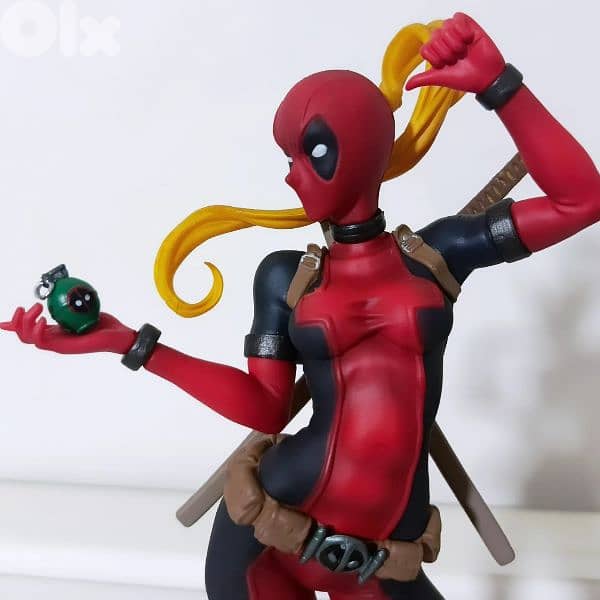 Lady Deadpool Figure 1