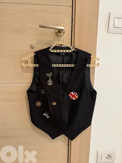 metal decor v-neck vest size s