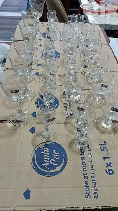 كريستال فرنسي  عدد 30 قطعة  سعر 30$