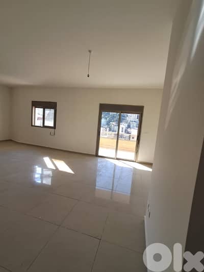 شقة للبيع في عوكر Apartment for sale in Awkar  NO ESKEN