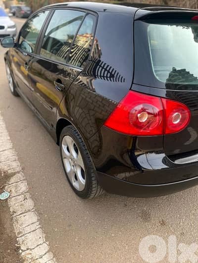 فولكسفاغن أي دي 5 2005