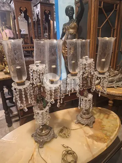 لمبادير عدد٢ كرستال مع برونز غلوبات انتيك رائع جدا
