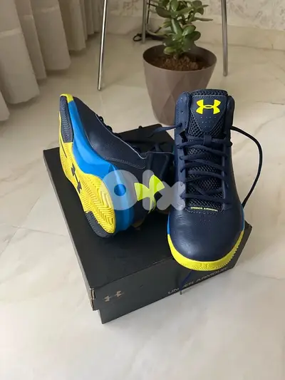 Underarmer basketball shoes
