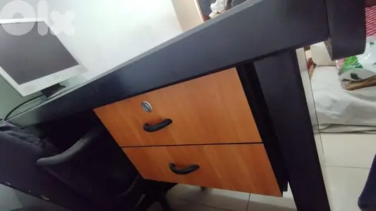 مكتب للبيع