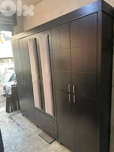 اوضة نوم شغل توصاية عشر درف مع فرشة اسفنج كتير مرتبة ونظيفة