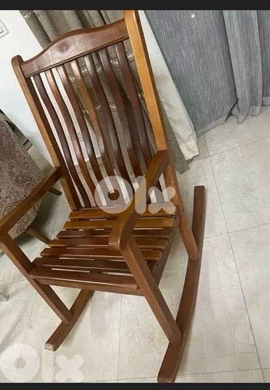 wooden chair 0