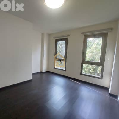 Office for rent in Achrafieh JD298 مكتب تجاري للإيجار في الأشرفية