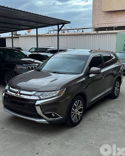 Mitsubishi Outlander 2017 clean car fax امكانية التقسيط