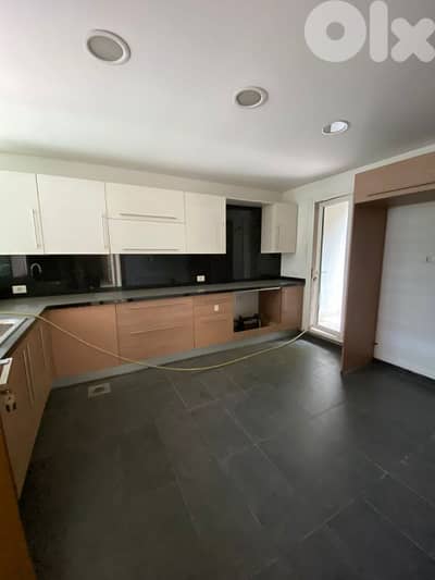 Apartment for sale in achrafieh شقة للبيع في الاشرفية