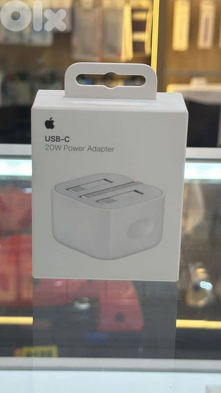 Apple usb-c 20w adapter 3 pin 0