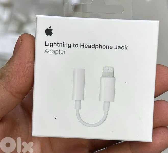 Apple lightning to headphone jack adapter 0