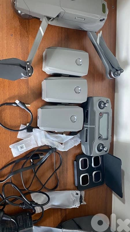 dji mavic 2 pro with 4 batteris 3