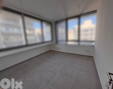 A 100 m2 office for sale in Adlieh|Mathaf
