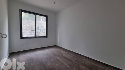 Apartment For Sale In Cornet El Hamra - شقة للبيع في قرنة الحمراء