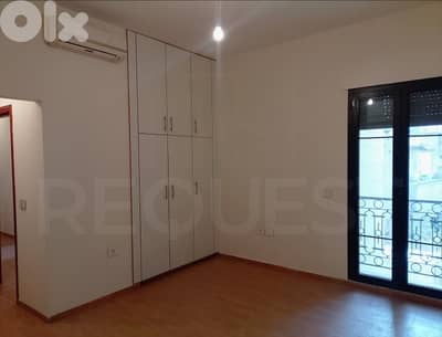 Apartment For Sale in Achrafieh شقة للبيع في الأشرفية