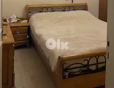 Ferforge Bedroom with 1 nightstand and one console