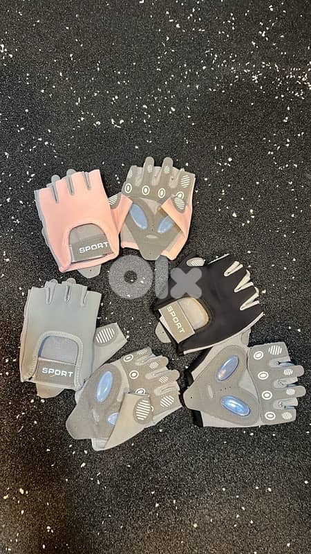 Half finger gym gloves 0