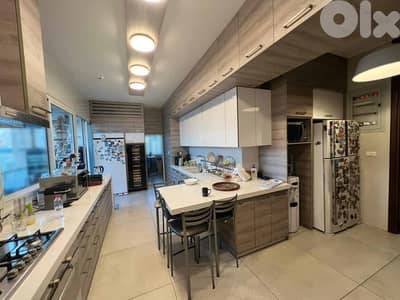 SPACIOUS APT IN HAMRA PRIME | SEA VIEW | 400SQ | 4 BEDROOMS | HA-328