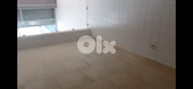 Shop 200 sqm, two floors for rent in zahle maalaka main road #6825