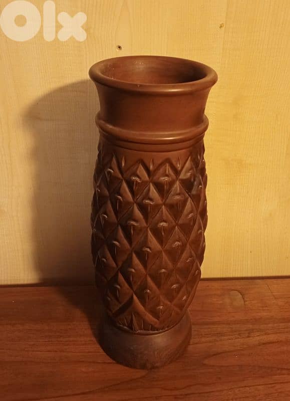 Teak wood vase 0