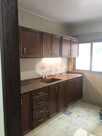 CATCH !! APARTMENT IN MAZRAA  WITH TERRACE (150SQ) 3 BEDS , (BT-1324)