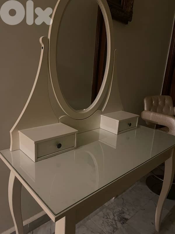 Vanity 3
