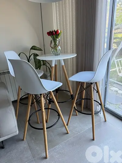 high table and 3 high chairs