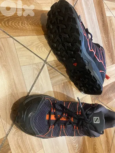 Salomon hiking running shoes comfortable