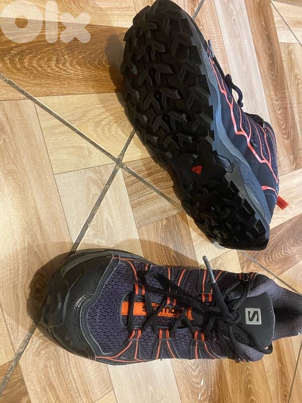 Salomon hiking running shoes comfortable 0