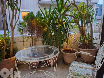 L19924 - 4-Floor Building For Rent in a Select Location in Gemmayzeh