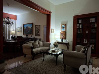 L19924 - 4-Floor Building For Rent in a Select Location in Gemmayzeh