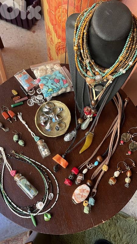 Necklaces earrings rings 0