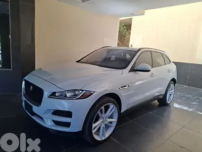 F-Pace premium. V6 3.5T clean carfax!! 2 original keys