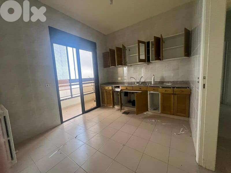 catchy apartment 0