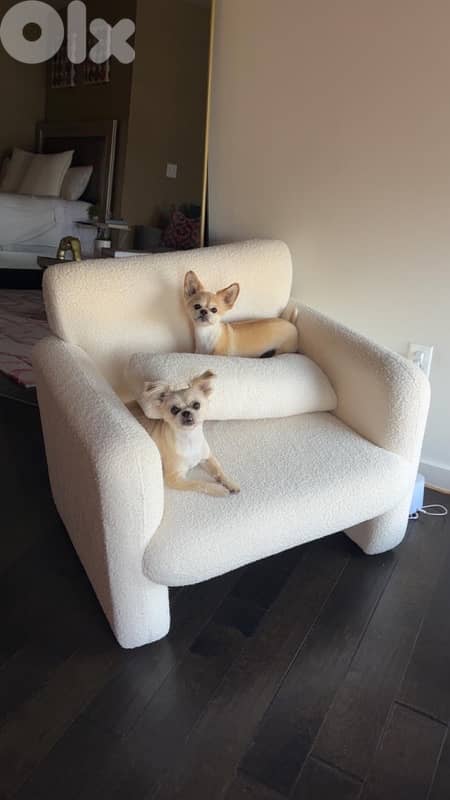 accent chair 0