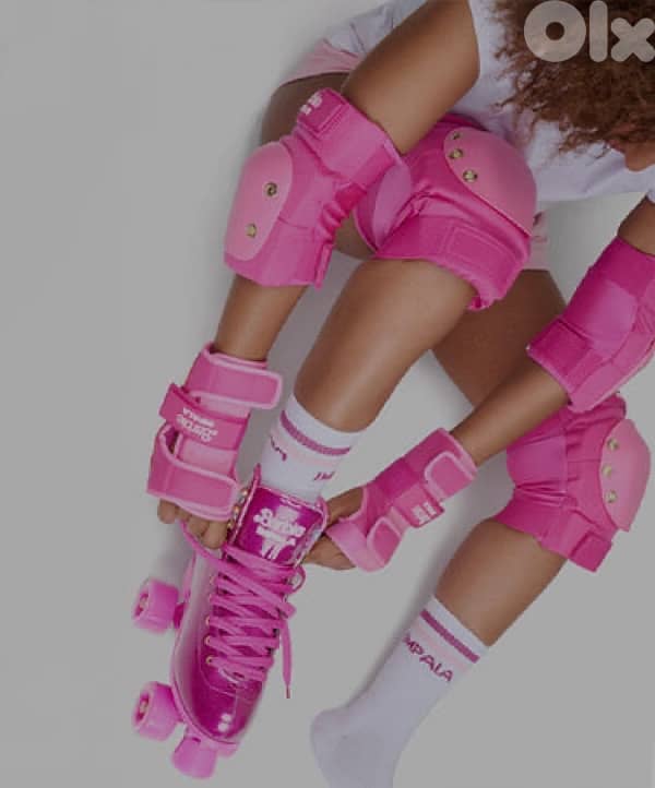 Roller skates with protective gear set 0