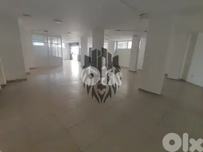 SPACIOUS WAREHOUSE IN THE HEART OF SPEARS PRIME (800SQ) , (BTR-244)
