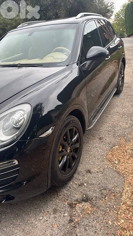Porsche Cayenne 2011 0