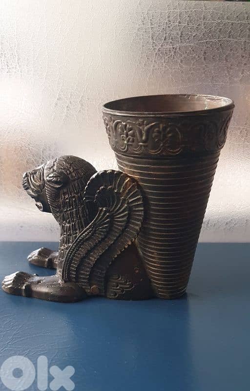 antique warrior statue bronz 0