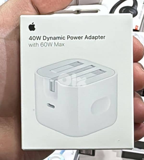 Apple 40w dynamic usb-c power adapter with 60w max 3 pin 0