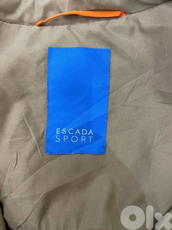 Escada sport 4