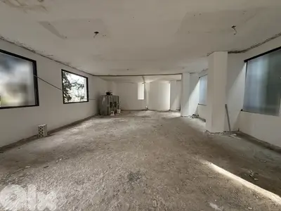 Restaurant with Rooftop for Rent in Achrafieh – مطعم مع سطح للإيجار