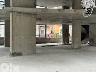 Commercial Center for sale in Mazraat Yachouh - مركز تجاري للبيع
