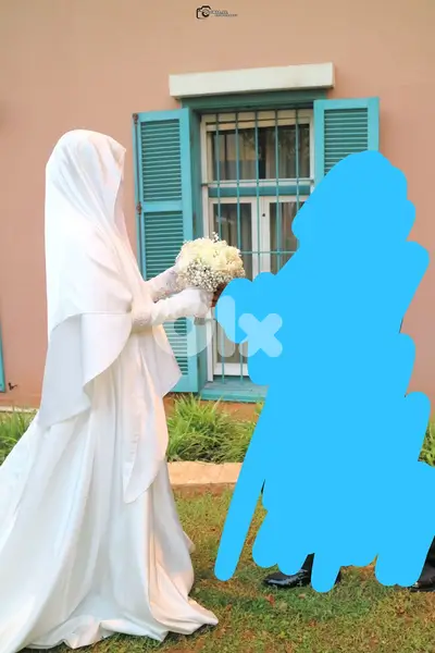 فستان زفاف فاخر ساتان – تصميم راقي وأنيق (حالة ممتازة)